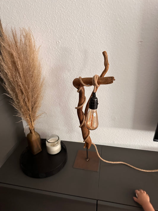 Treibholz LED-Lampe mit Hanfkabel