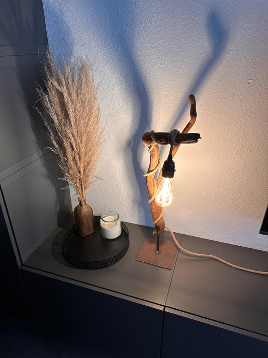 Treibholz LED-Lampe mit Hanfkabel